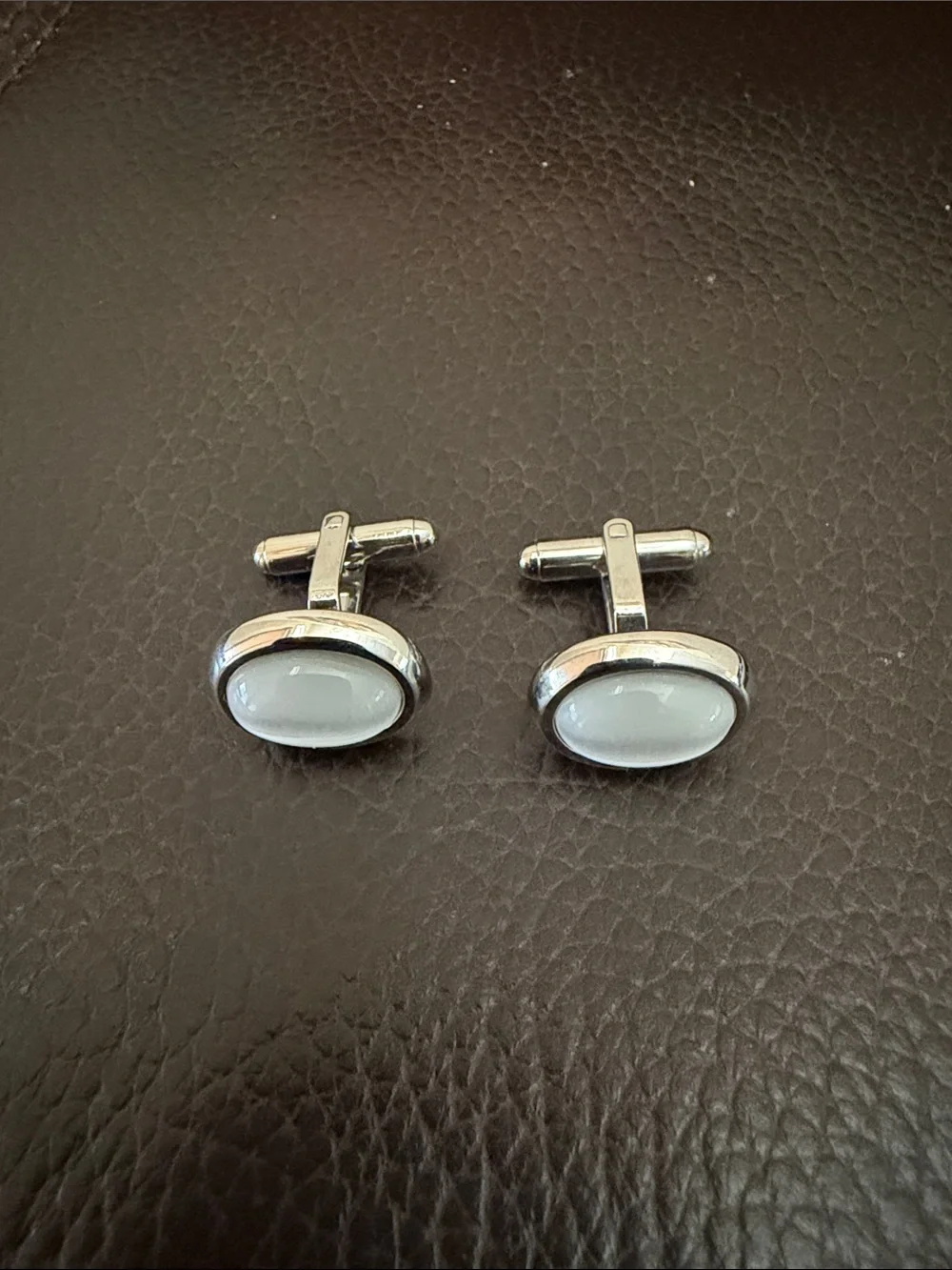 Vintage Cuff Links & Shirt Stud Set Features White Mother of Pearl Inlay Design